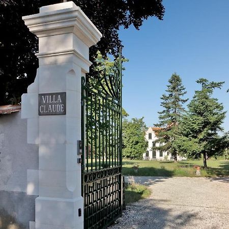 Villa Claude Коняк Екстериор снимка