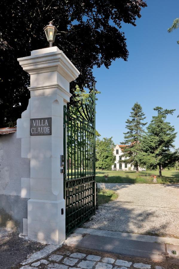 Villa Claude Коняк Екстериор снимка