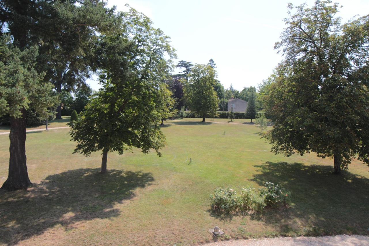 Villa Claude Коняк Екстериор снимка